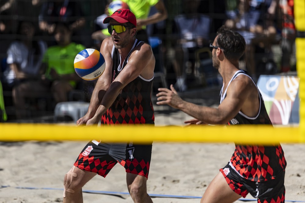 Beach volley hommes Pascal Ferry et Pierre Barre Laffay action