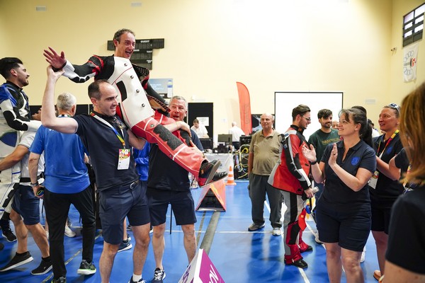 Eric LANZA tir carabine 10m joie Manu Vitali Direction de la Communication