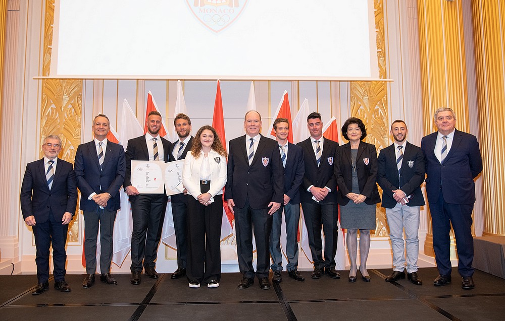 Prince Albert II avec athletes et personnalites Eric Mathon Palais princier