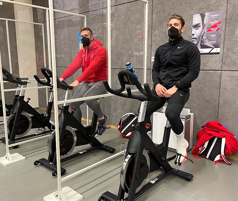 Village olympique bobeurs entrainement salle de sport COM